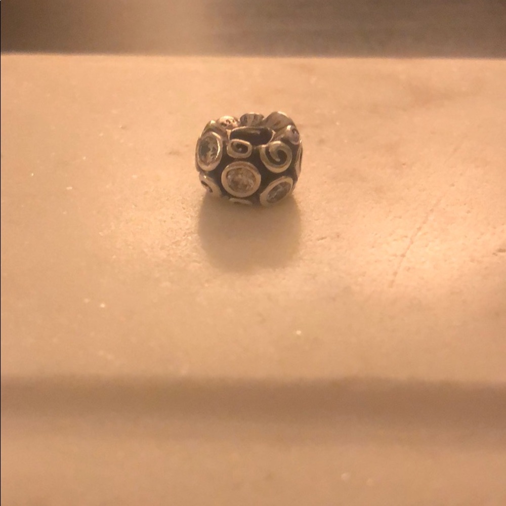 PANDORA Primrose Path Charm - Picture 2 of 3
